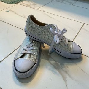 Womans Airwalk size 8